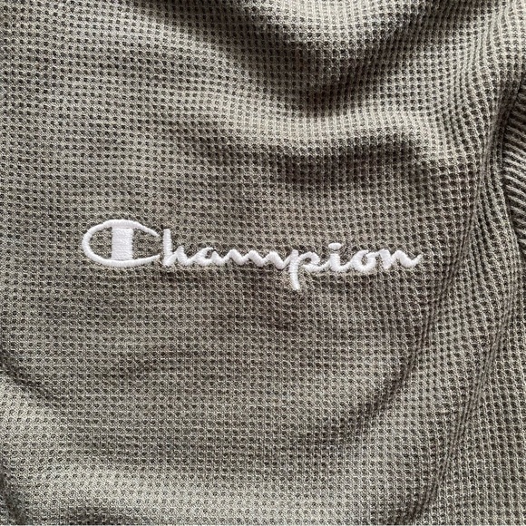 Champion Olive Green women’s cropped sweatshirt long sleeve with hood Sz L - Picture 2 of 2